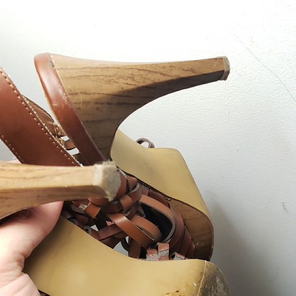 Madden Girl Tan Woven Sandals - Picture 3 of 5